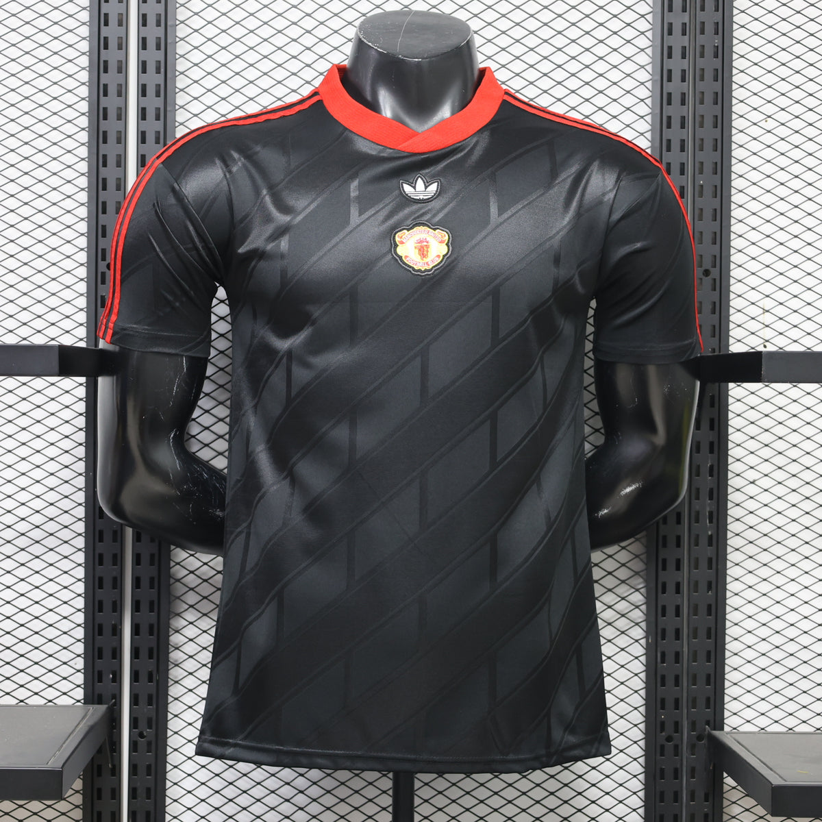 Manchester United Black Retro Style jersey front